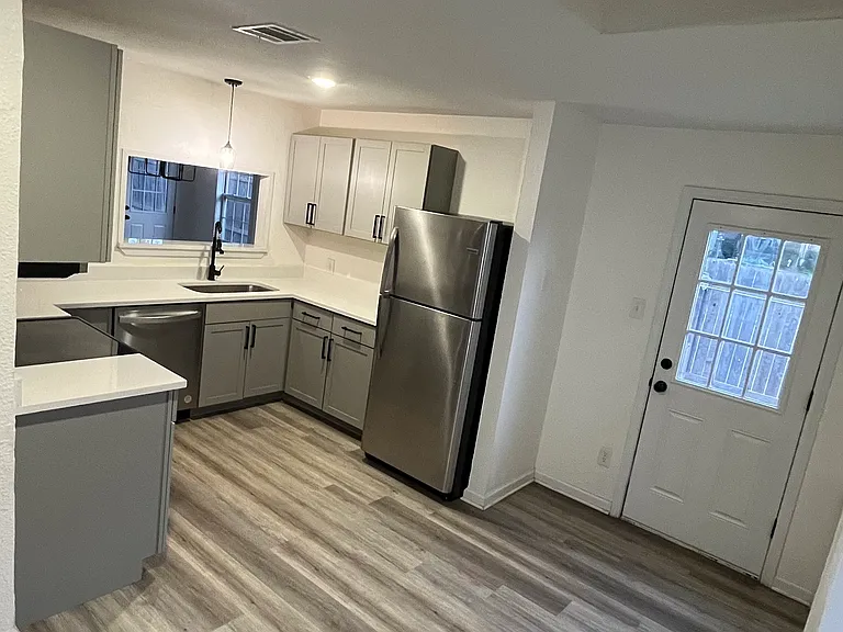 846 Mica Ln — Photo 4