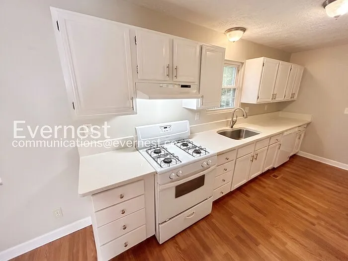 2771 Skyland Dr — Photo 3