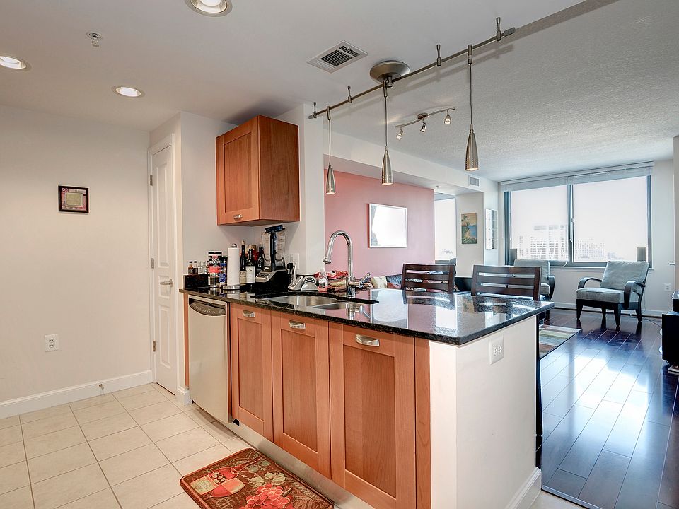 1st image of 2451 Midtown Ave APT 902