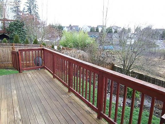 Deck with Retractable Awning