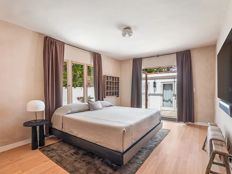 6277 Commodore Sloat Dr — Photo 8