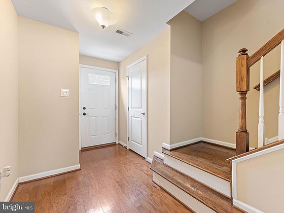 3rd image of 124 Village Green Ln