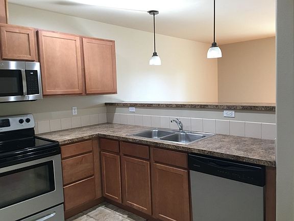 3rd image of 1235 SW 27th St