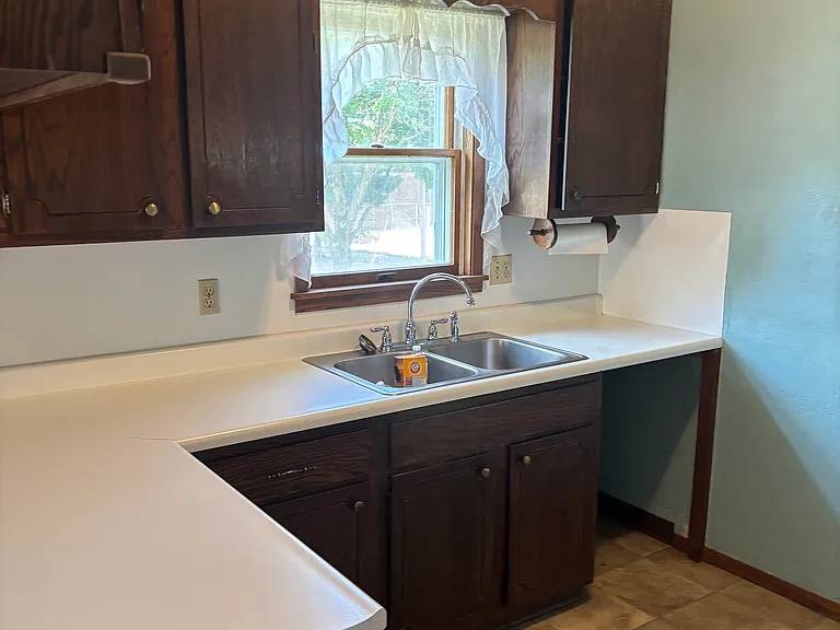 200 N Main St — Photo 2
