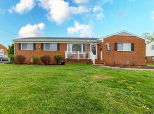 802 Anchor Dr, Roanoke, VA 24012