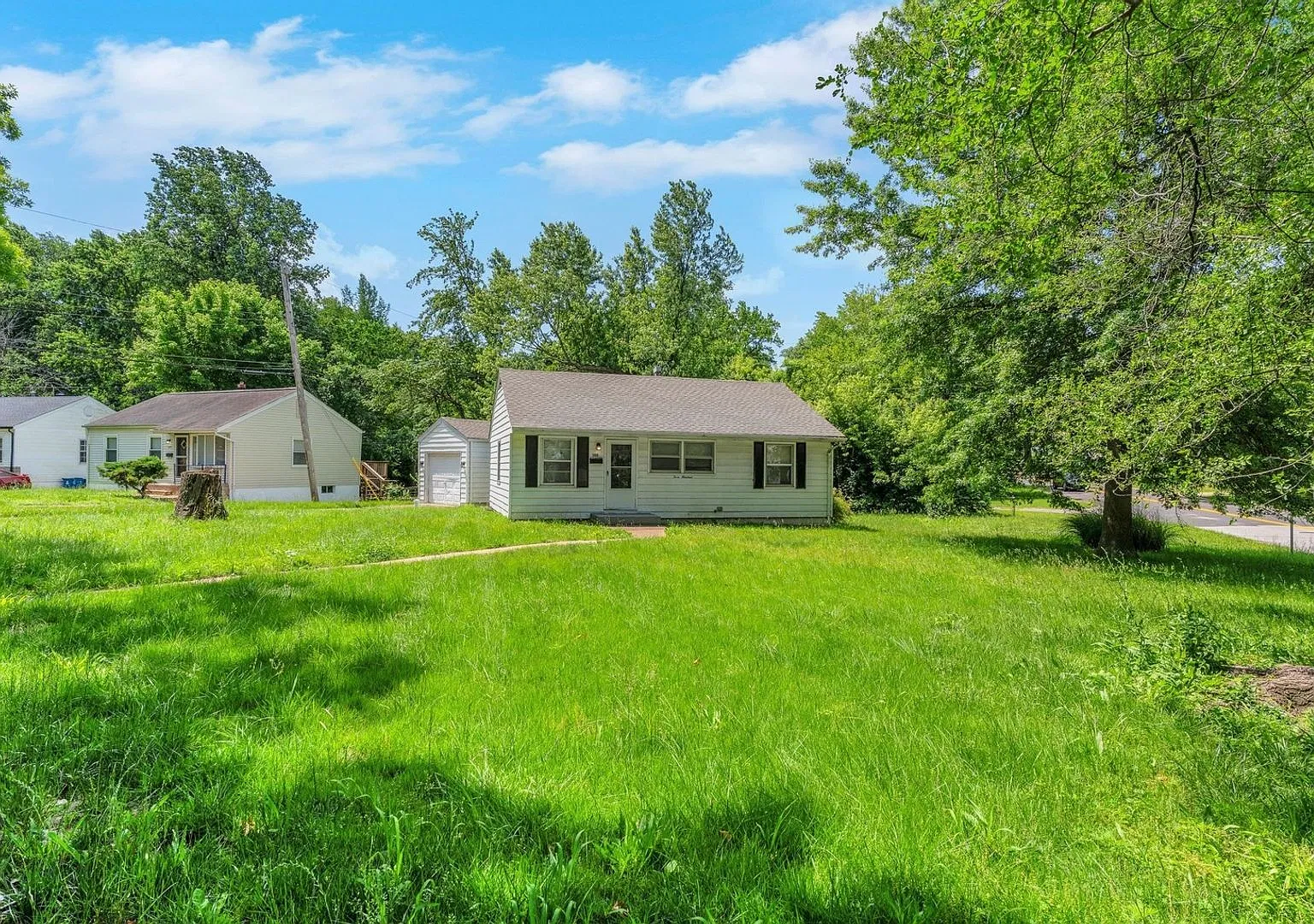 Charming 3BR House in Saint Louis — Photo 3