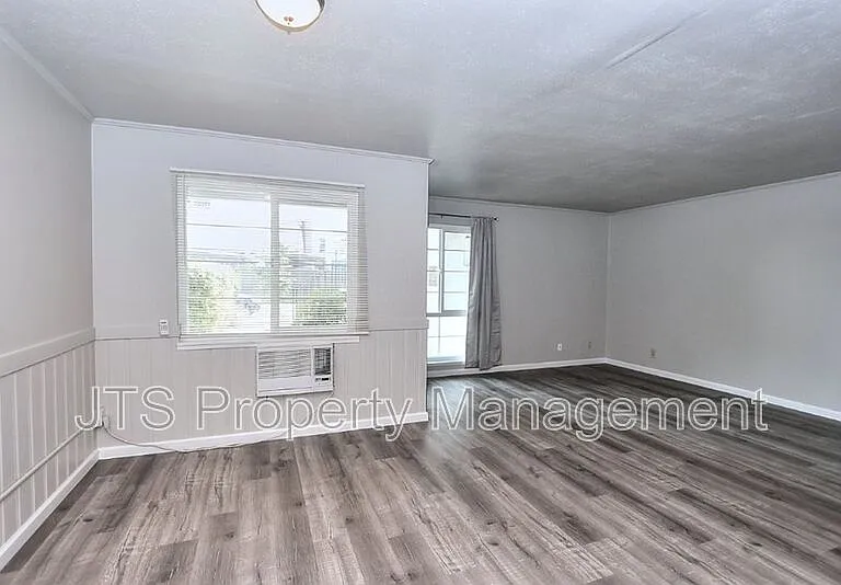 4439 V St #1 — Photo 19
