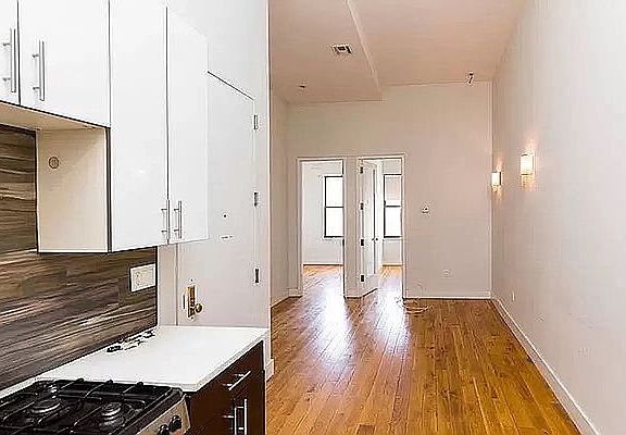 2nd image of 29 Beaver St #3D