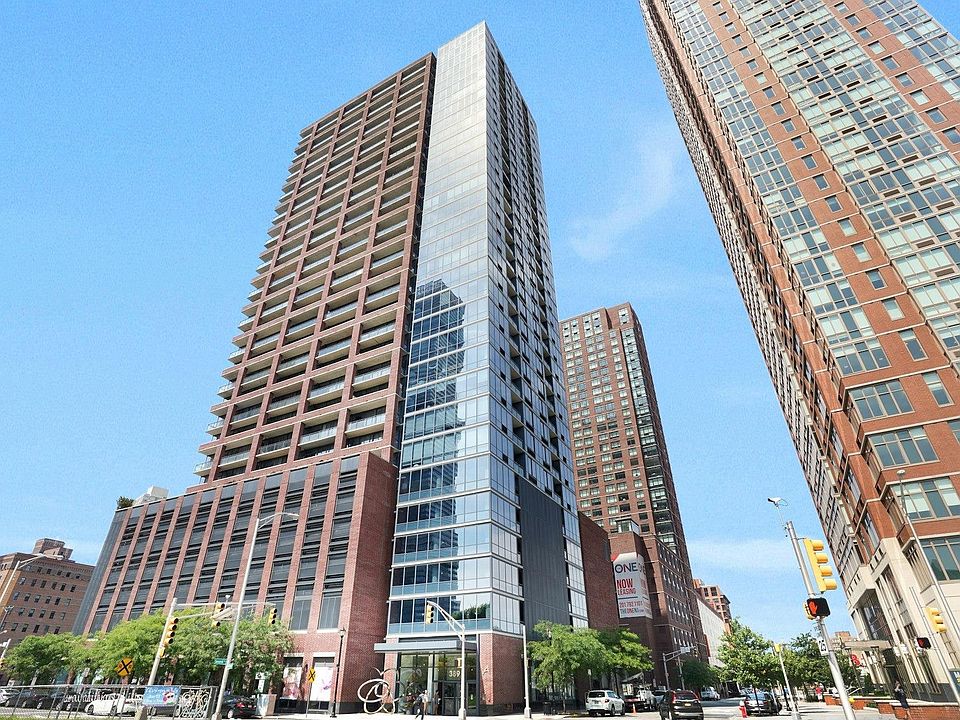 1st image of 389 Washington St APT 33E