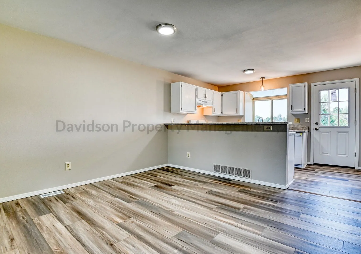Charming 2 Bedroom Condo with Modern Updates in Rockrimmon — Photo 4