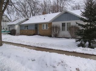 610 6th St, Prairie Du Sac, WI 53578