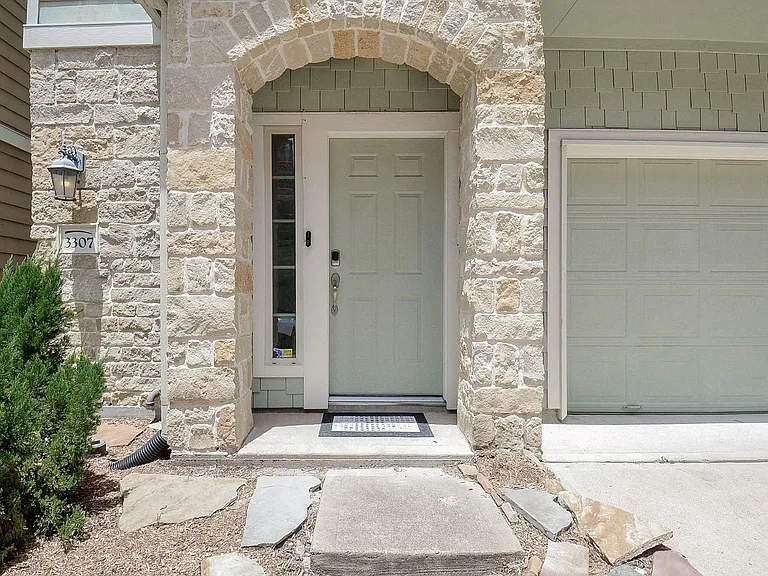3307 Home Point Dr — Photo 3