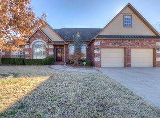 612 W 37th Pl, Sand Springs, OK 74063