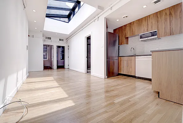 Rented by Urbane Brokerage | media 14