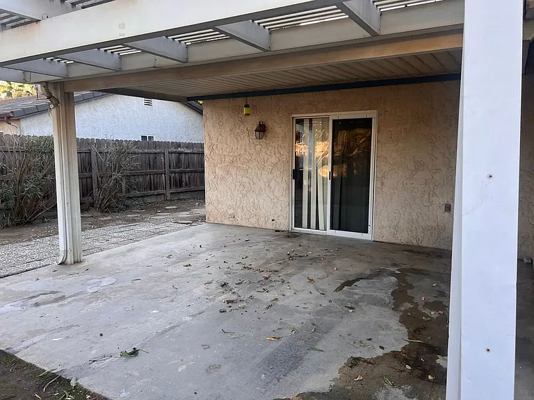 1720 N Woodland St — Photo 14