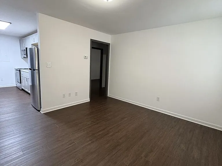 401 Hilltop Dr — Photo 6