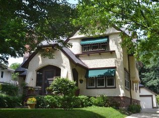 6614 Cedar St, Wauwatosa, WI 53213
