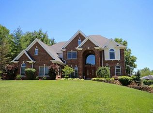 9920 Hilltop Dr, Saint Louis, MO