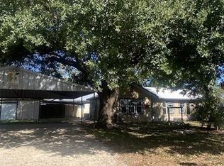 214 S Hackberry Ave, Luling, TX 78648