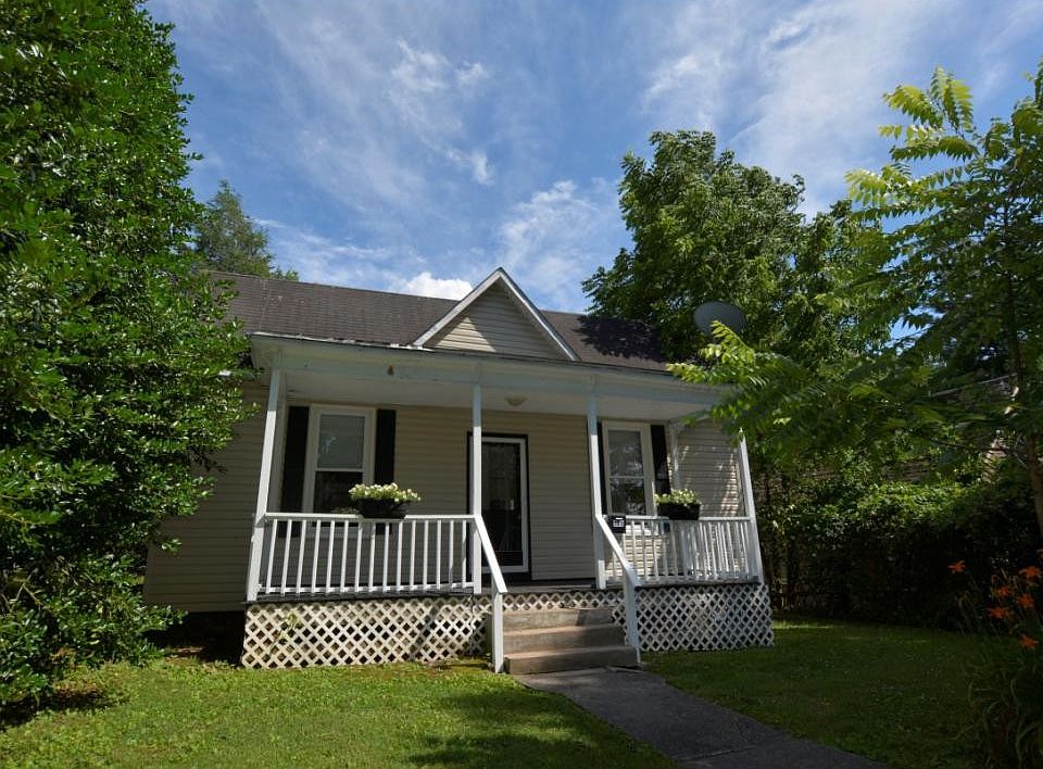 1st image of 305 Poplar W