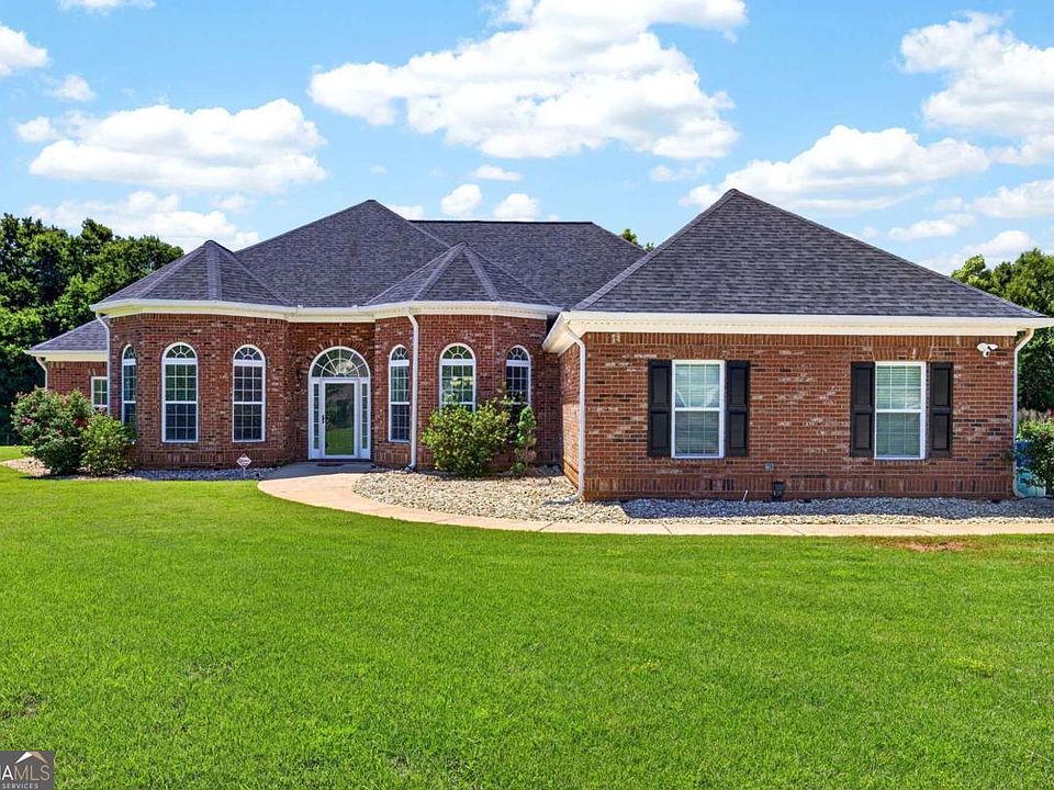 1st image of 70 Toscanno Dr
