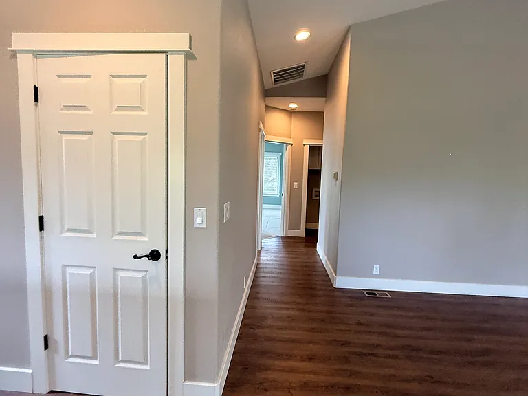 2545 NW Awbrey Rd — Photo 5