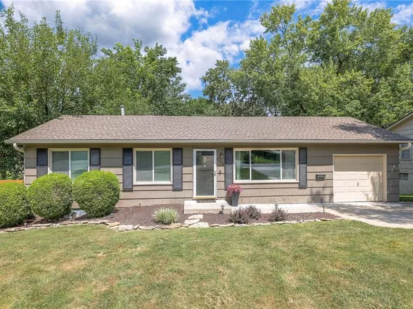 8720 W 70th Ter, Merriam, KS 66204