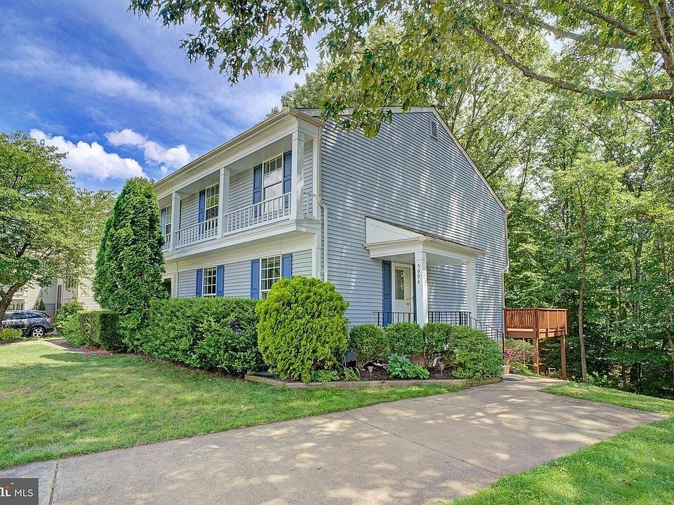 Duplex with driveway