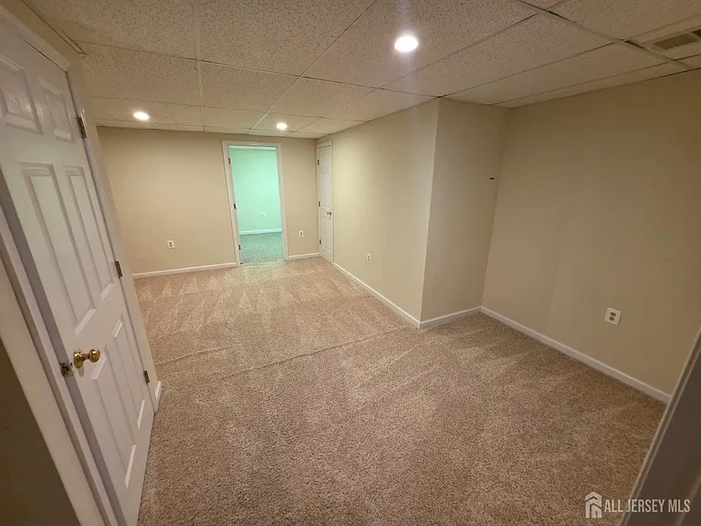 1301 Dahlia Cir — Photo 23