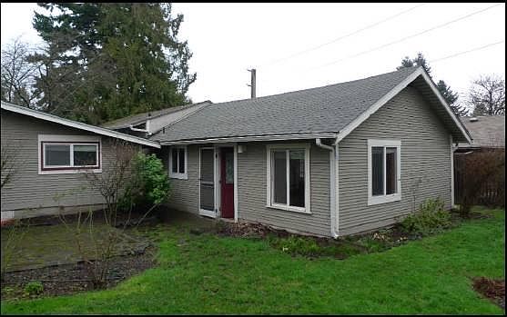 Apartment entrance (red door)