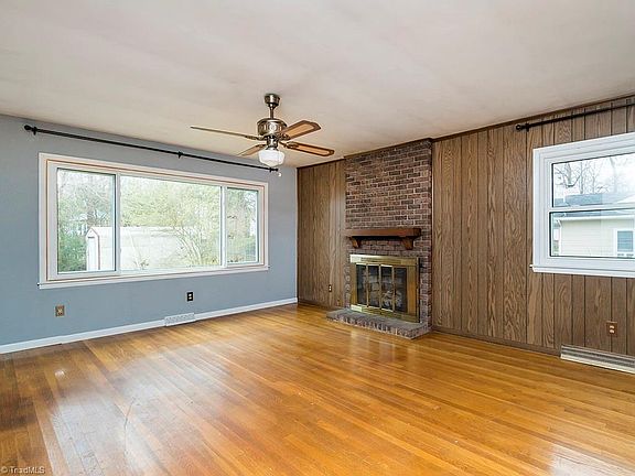 4th image of 4103 Summerglen Dr