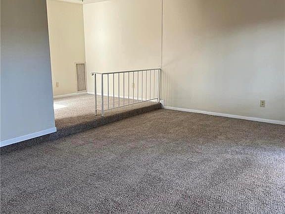 4th image of 3725 Thornberry Ct