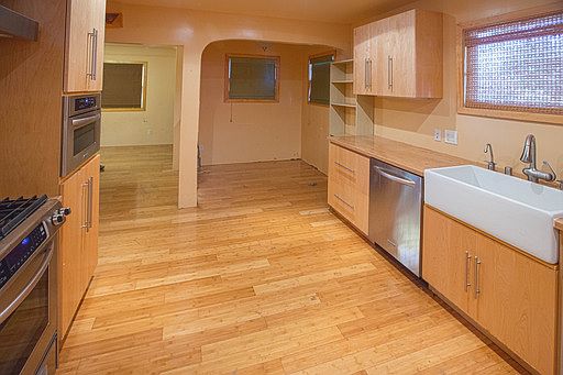 2nd image of 2127 Las Colinas Ave