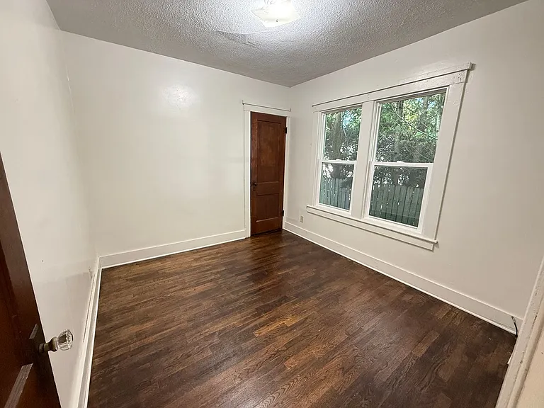 2311 W Main St — Photo 16