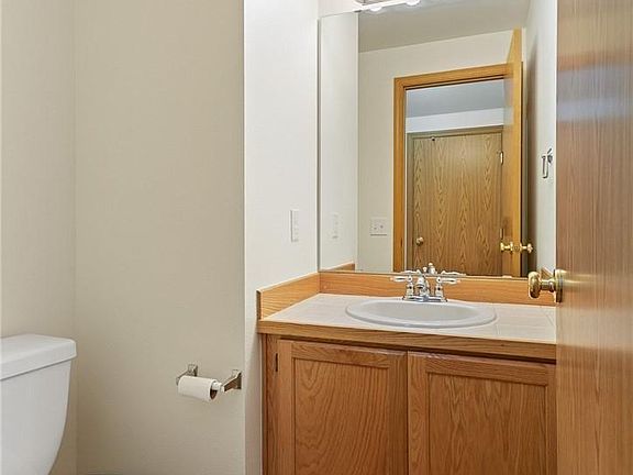 3rd image of 236 Anacortes Pl NE