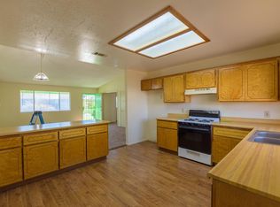 13021 Lakota Rd APT B, Apple Valley, CA 92308