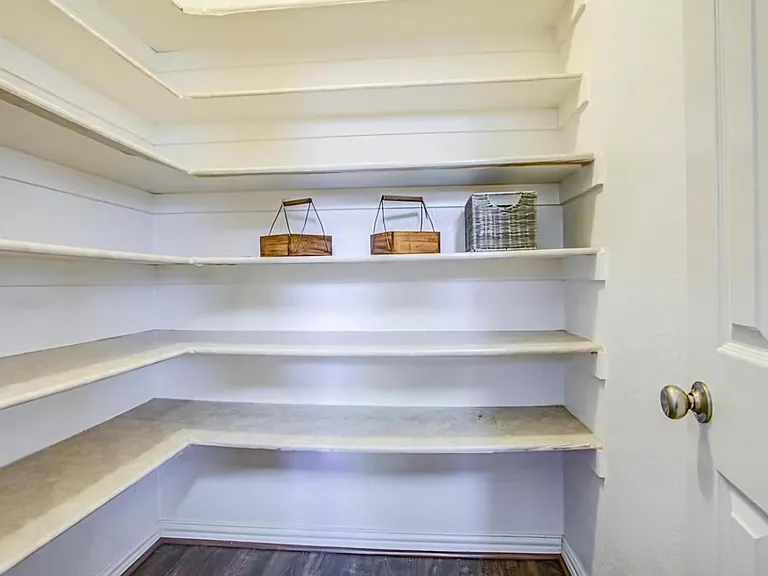 1208 Shamrock Dr — Photo 12