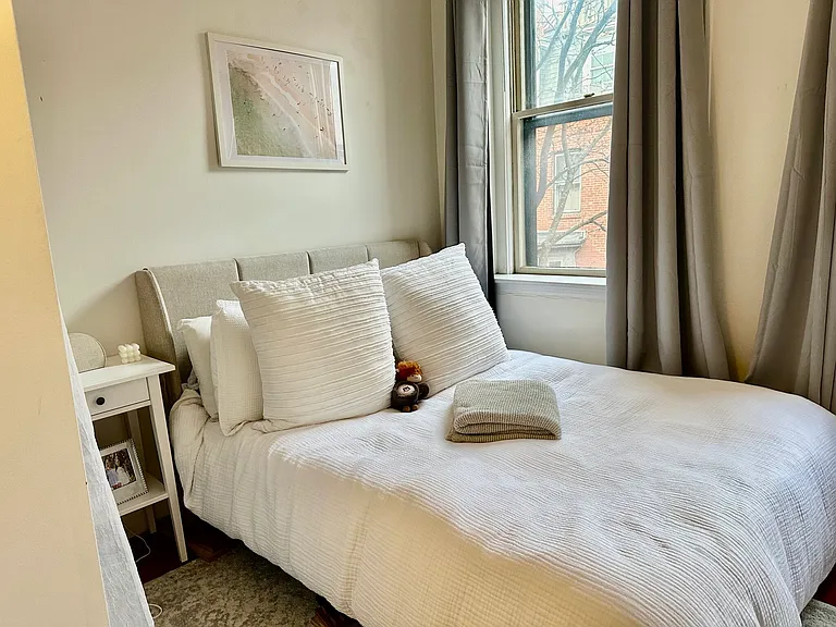 17 Irving St #9 — Photo 3