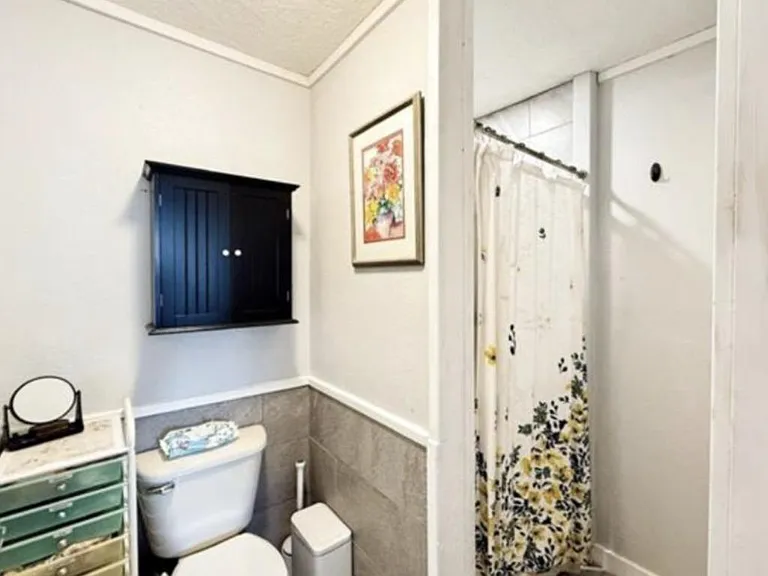 609 W Mona Ave — Photo 7