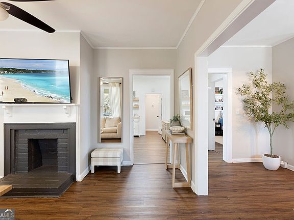 3rd image of 61 Ash St NE