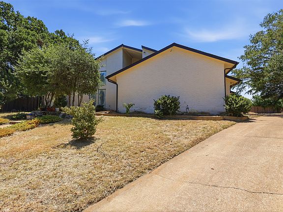 2nd image of 2700 Shadow Wood Ct