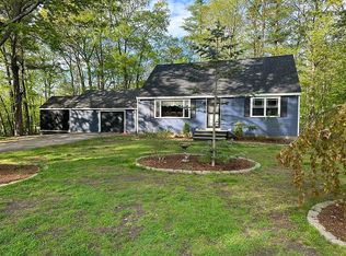 2 Tewksbury Rd, Hampstead, NH 03841