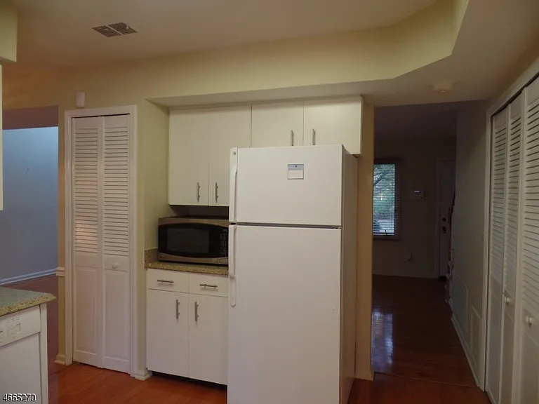 85 Village Dr — Photo 8