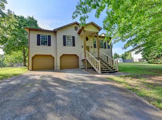 320 Golden Rod Ln, Auburn, GA