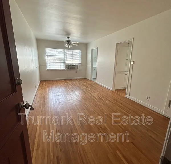 3739 Los Feliz Blvd #8 — Photo 1