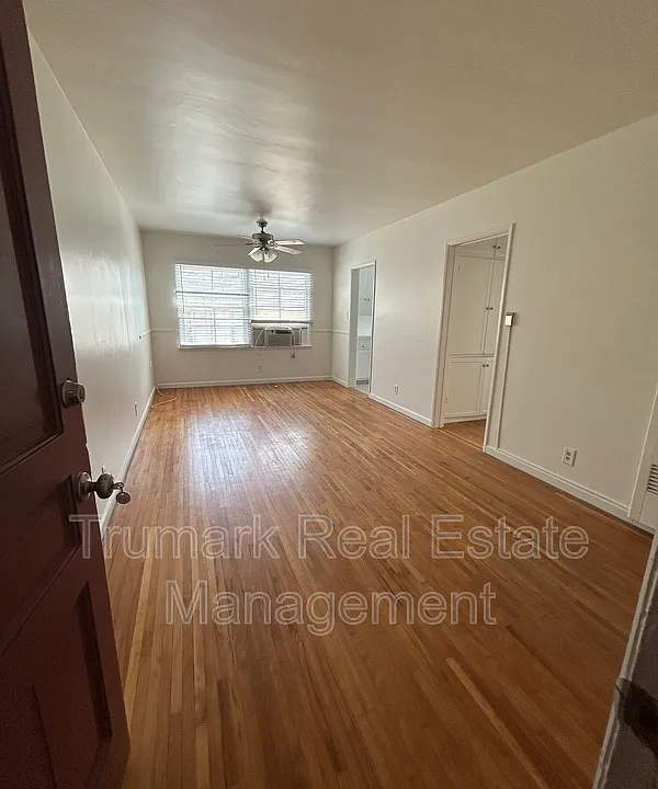 3739 Los Feliz Blvd #8