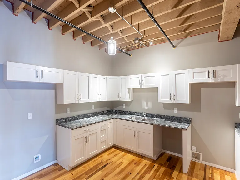 116 N 4th St #214 — Photo 3