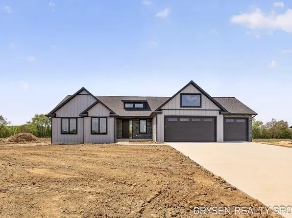 8561 Bosque Dr SE, Caledonia, MI 49316