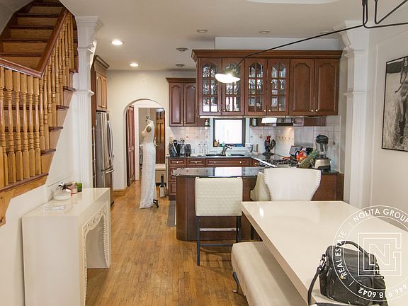 3rd image of 38 Market St #23