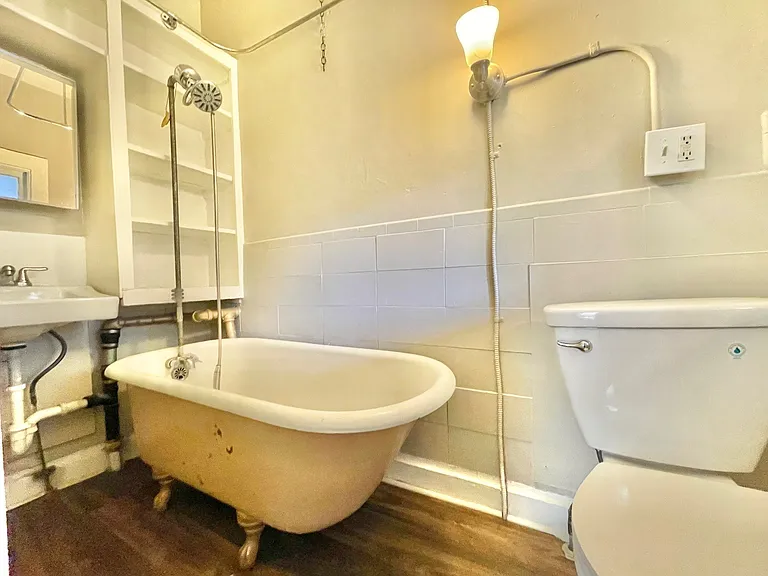 1453 S Clarkson St — Photo 12